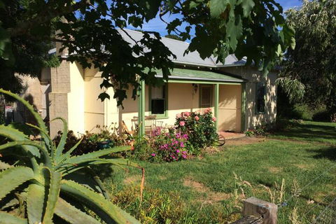 Tarndwarncoort Farmers Cottage - Great Ocean Road Tourism 3