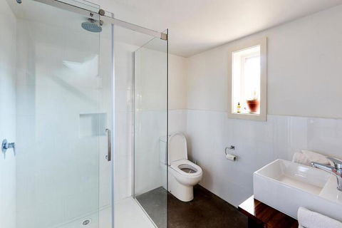 Tarndwarncoort Farmers Cottage - Great Ocean Road Tourism 4
