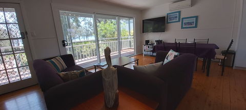 Paradise Bungalow Waterfront - Great Ocean Road Tourism 6
