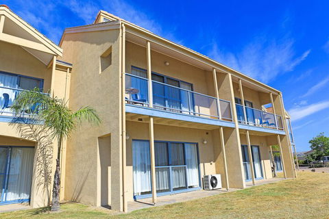The Marina Hotel - Great Ocean Road Tourism 1
