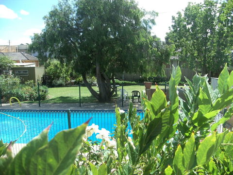 Parkwood Motel And Apartments - Great Ocean Road Tourism 1