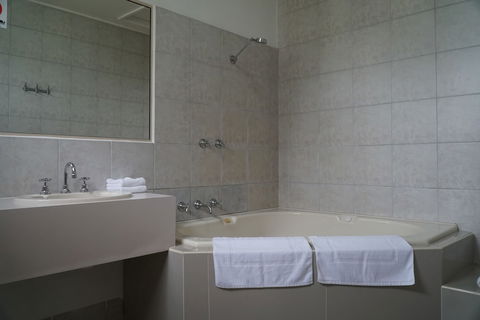 Melaleuca Lodge - Great Ocean Road Tourism 4