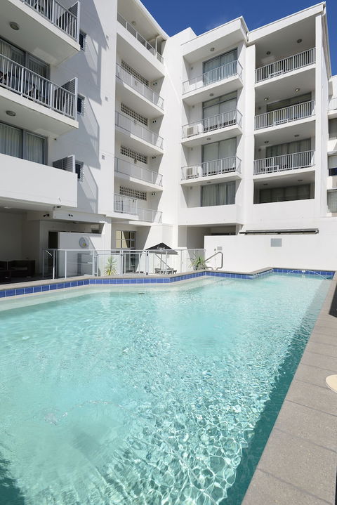 Macquarie Waters Boutique Apartment Hotel - Great Ocean Road Tourism 1