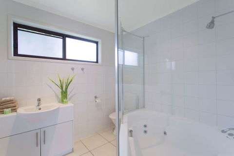 Best Western Colonial Village Motel - Great Ocean Road Tourism 5