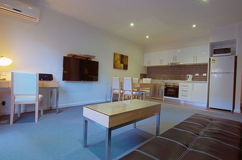 Brighton Serviced Apartments - Great Ocean Road Tourism 6