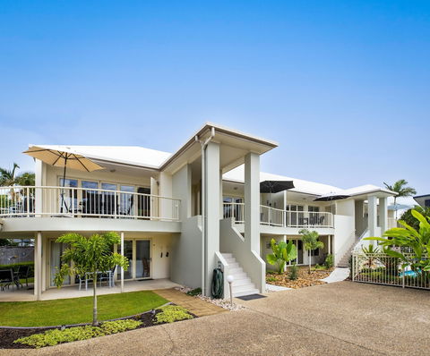 Noosa River Palms - Great Ocean Road Tourism 0