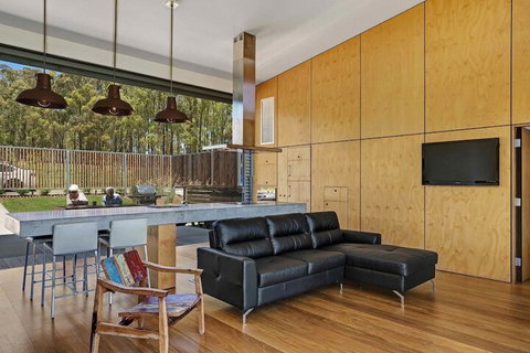 The Longhouse Suite 2 - Great Ocean Road Tourism 7