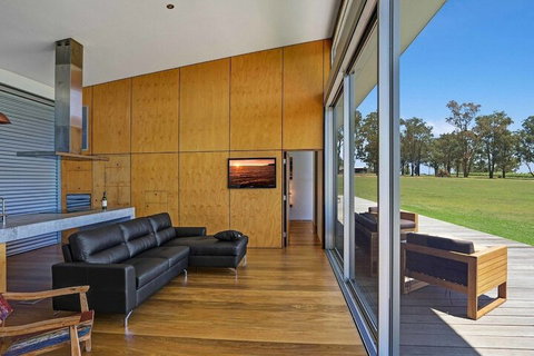 The Longhouse Suite 2 - Great Ocean Road Tourism 6