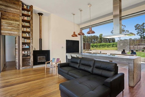 The Longhouse Suite 2 - Great Ocean Road Tourism 5
