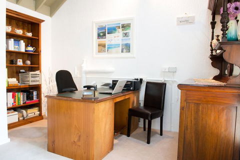 Nelson Bay Bed & Breakfast - Great Ocean Road Tourism 7