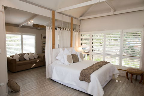 Boathouse - Birks River Retreat - Birks Harbour - Great Ocean Road Tourism 6