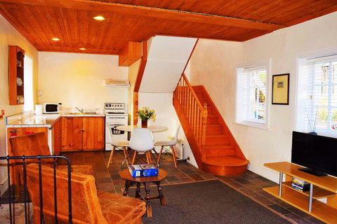 Cleburne Homestead - Great Ocean Road Tourism 6