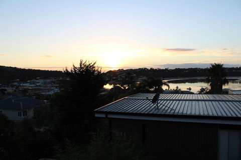 Pacific Heights Holiday Apartments & Munn's Tower House - Great Ocean Road Tourism 6