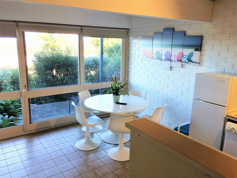 Pacific Heights Holiday Apartments & Munn's Tower House - Great Ocean Road Tourism 0