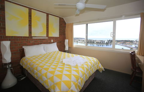 Pacific Heights Holiday Apartments & Munn's Tower House - Great Ocean Road Tourism 4