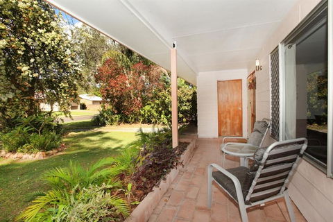 35 Santa Monica Avenue Coolum Beach Pet Friendly Linen Included - Great Ocean Road Tourism 4