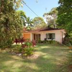 35 Santa Monica Avenue Coolum Beach Pet Friendly Linen Included - Great Ocean Road Tourism 0