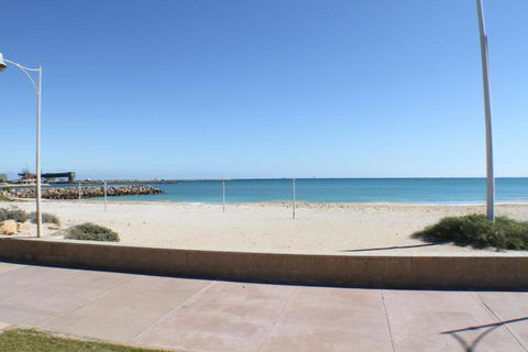 Geraldton Holiday Unit With Free Netflix - Great Ocean Road Tourism 4