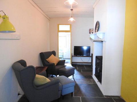 Cooks Cottage - Great Ocean Road Tourism 2