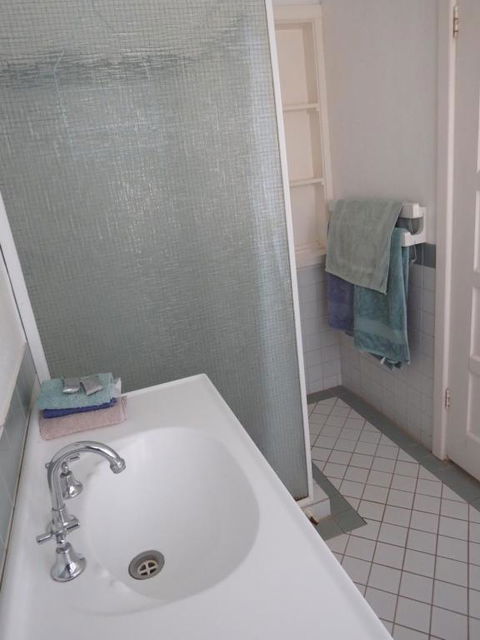 Lazy Lobster Holiday Units & Chalets - Great Ocean Road Tourism 3