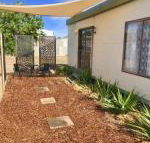 Cute Private Studio Flat with AIRCON - Great Ocean Road Tourism