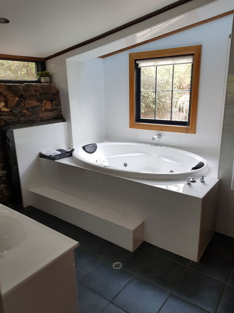 William Hunts Retreat Cypress Studio - Great Ocean Road Tourism 5