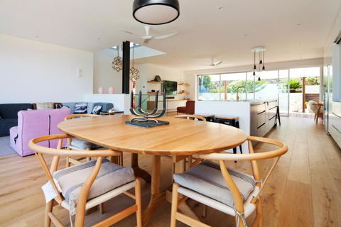 Spectacular Bilgola Beachhouse - Great Ocean Road Tourism 2