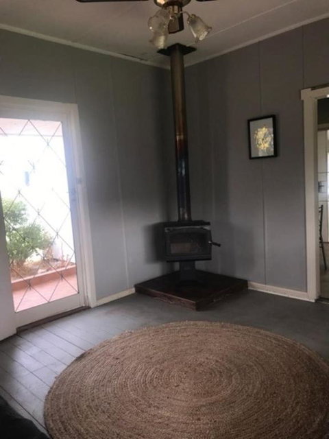 Cosy Country Cottage With AirCon - Great Ocean Road Tourism 4