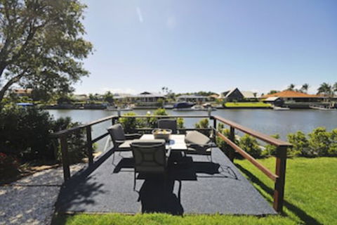 Bribie Island Canal Holiday Destination - Great Ocean Road Tourism 0