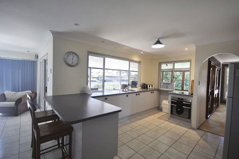 Bribie Island Canal Holiday Destination - Great Ocean Road Tourism 4