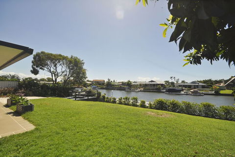 Bribie Island Canal Holiday Destination - Great Ocean Road Tourism 2