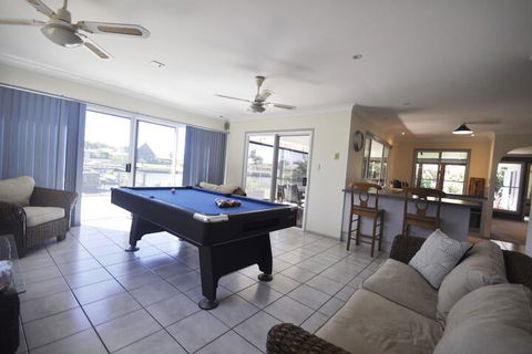 Bribie Island Canal Holiday Destination - Great Ocean Road Tourism 5