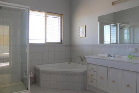 Golden Rivers Holiday Apartments - Great Ocean Road Tourism 2