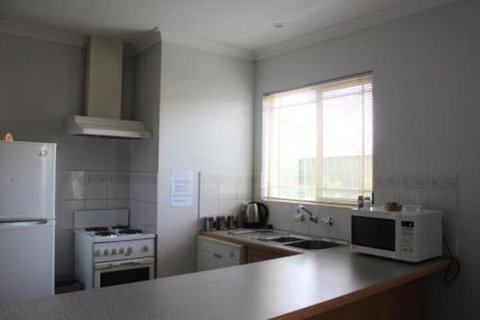 Golden Rivers Holiday Apartments - Great Ocean Road Tourism 3