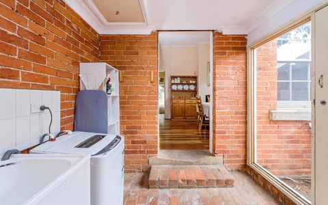 Eliza 1875 Red Brick Duplex Townhouse - Great Ocean Road Tourism 5