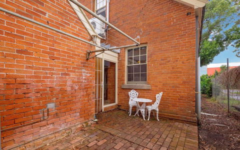 Eliza 1875 Red Brick Duplex Townhouse - Great Ocean Road Tourism 1
