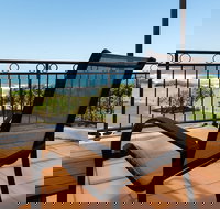 Breakers 1/10 - Great Ocean Road Tourism