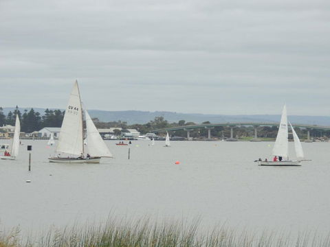 PS Federal Retreat Paddle Steamer Goolwa - Great Ocean Road Tourism 1