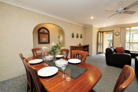 ACACIA WEEKLY ONLY - Great Ocean Road Tourism 2