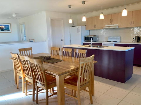 Bayview Beach House Apartment No 1 - Great Ocean Road Tourism 2
