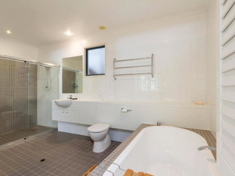 Saltwater Unit 4 - Great Ocean Road Tourism 6