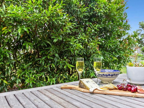 The Boathouse Comfortable Beachfront Home - Great Ocean Road Tourism 2