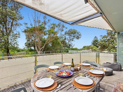 The Boathouse Comfortable Beachfront Home - Great Ocean Road Tourism 1