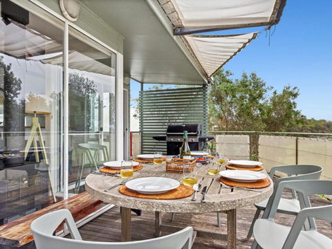 The Boathouse Comfortable Beachfront Home - Great Ocean Road Tourism 6