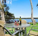 Sanctuary on the Bay fish or kayak from the yard - Great Ocean Road Tourism