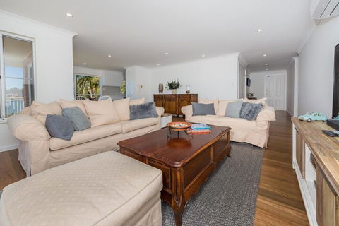 Soldiers Point Road 2 / 47 - Great Ocean Road Tourism 7