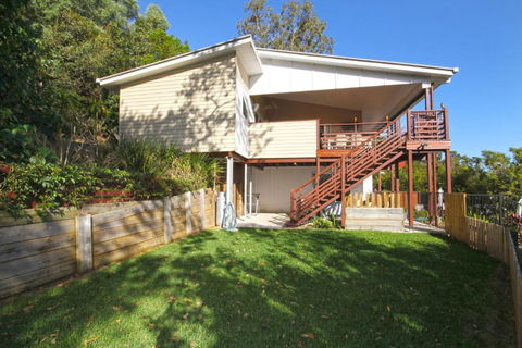STUNNING HOME WITH SPECTACULAR VIEWS & CLOSE TO THE BEACH - Great Ocean Road Tourism 6