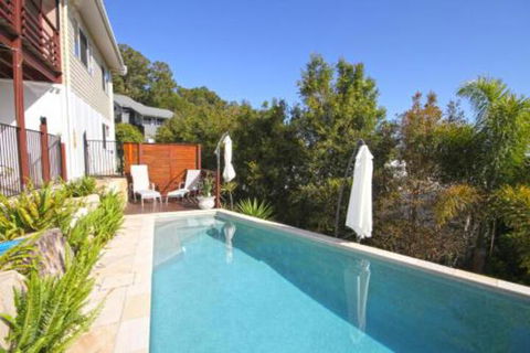 STUNNING HOME WITH SPECTACULAR VIEWS & CLOSE TO THE BEACH - Great Ocean Road Tourism 0
