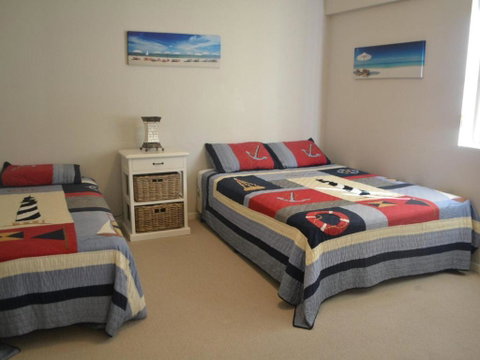 Beachside 4 With Airconditioning & Spa Bath - Great Ocean Road Tourism 3