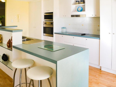 Beachside 4 With Airconditioning & Spa Bath - Great Ocean Road Tourism 5